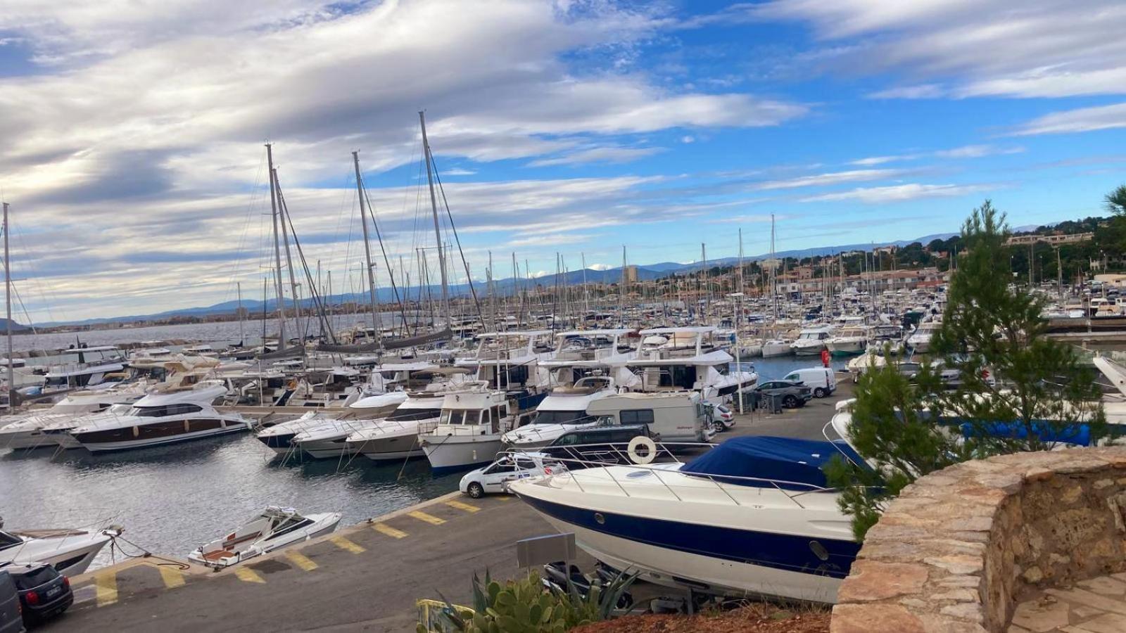 Saint-RaphaëlBalcon, Parking, Piscine Et Clim' A 2 Pas Du Port Santa Luciaアパートメント エクステリア 写真